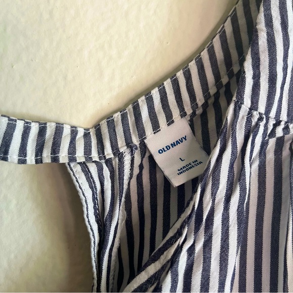 Old Navy Women's Striped Sleeveless V-Neck Keyhole | XL - Picture 4 of 6